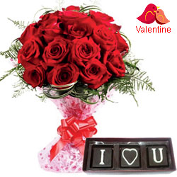 Luxurious V day Celebration Gift of Red Roses with I Love You Handmade Chocolate