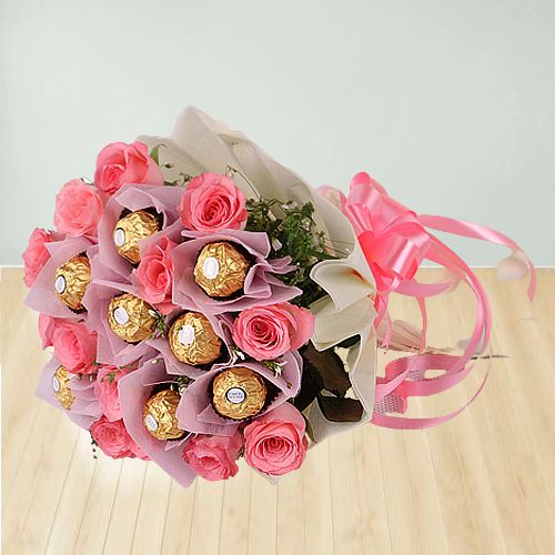 Amazing Bouquet of Ferrero Rocher with Pink Roses
