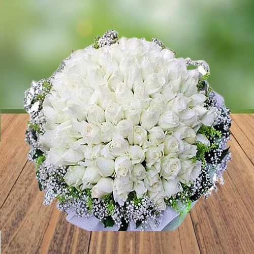 Classic Collection of Pure White Roses Bouquet 	
