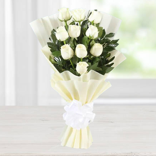 Comfy White Rose Bunch