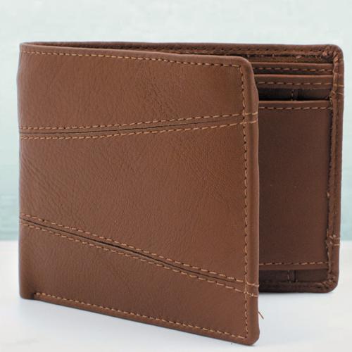 Fashionable Gent�s Brown Color Leather Wallet